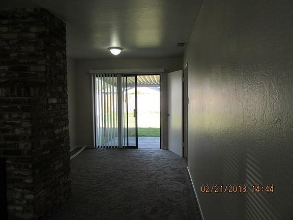3rd image of 3312 Montclaire St