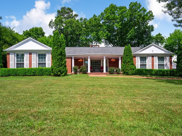 1121 S Crest Rd, Rossville, GA 30741