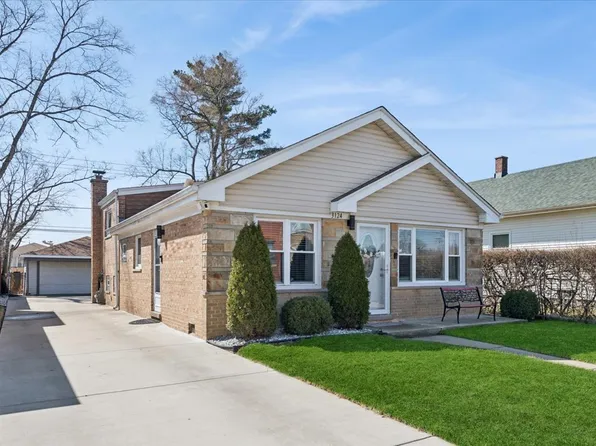 3124 Madison St, Bellwood, IL 60104