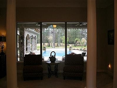 4th image of 10235 Clubhouse Cir