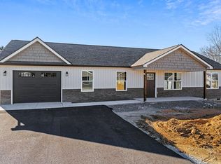 127 Sky View Meadow Dr, Crossville, TN 38555