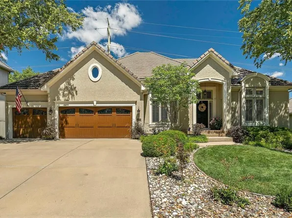 14509 Ballentine St, Overland Park, KS 66221