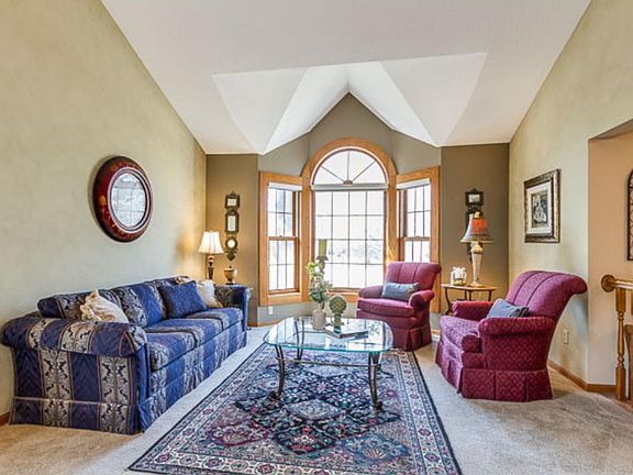 3rd image of 5212 Lakeview Ct