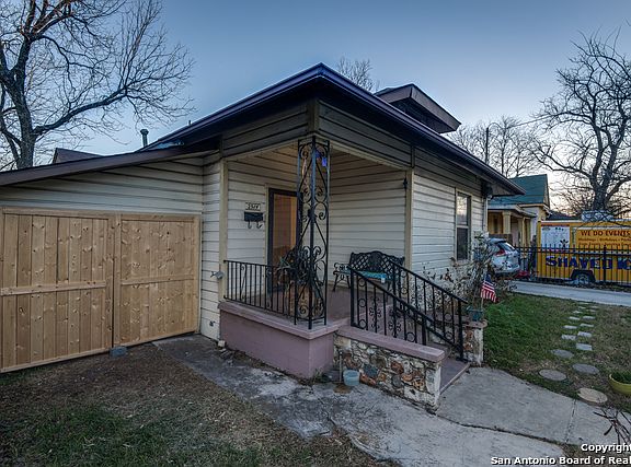 3rd image of 2514 W Travis St