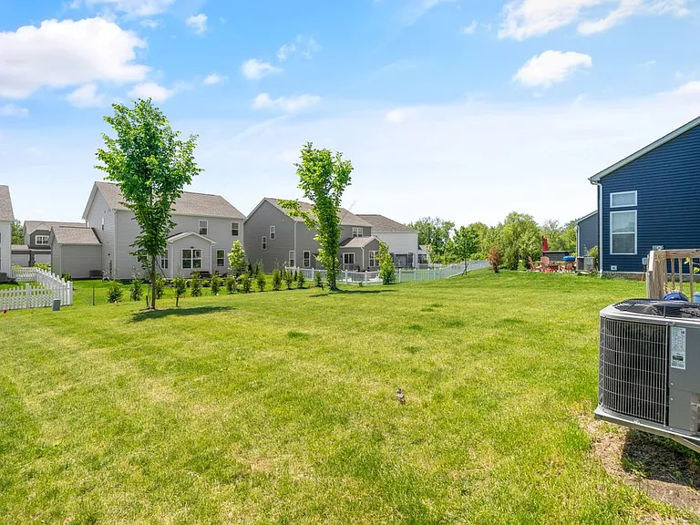 1033 Quarry Oak Dr — Photo 33