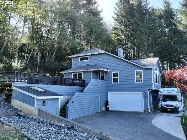 860 Old County Rd, Brookings, OR 97415