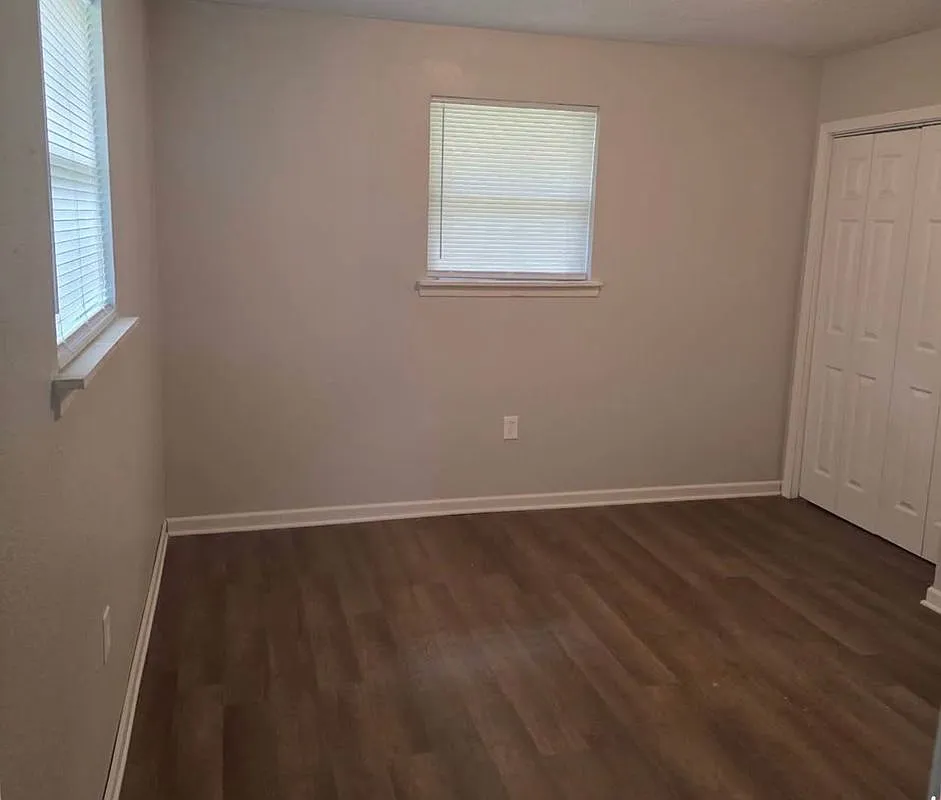 3 bed, 1.5 bath, 1100 sqft, $1,550 — Photo 3