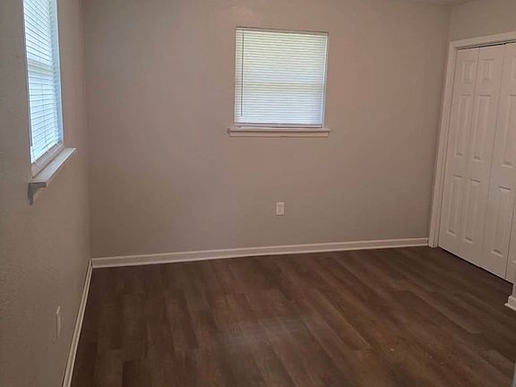 3rd image of 3880 Pocasset St