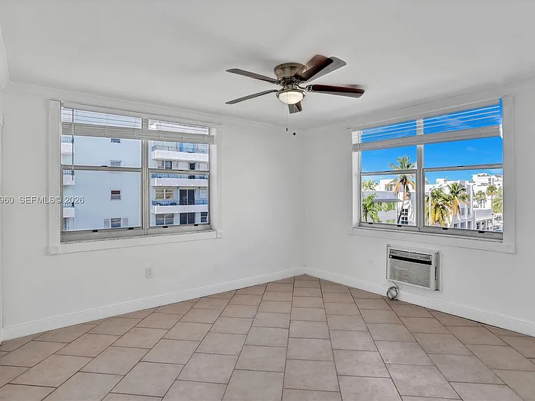 713 Collins Ave #42 — Photo 22