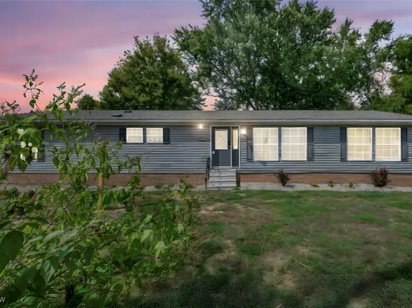 1504 3rd St, Lakemore, OH 44250