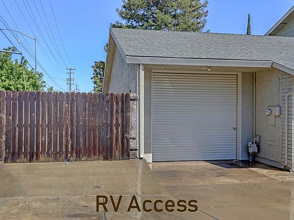 2nd image of 10 Bluegate Ct