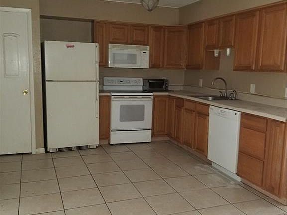 3rd image of 548 San Bernardino St