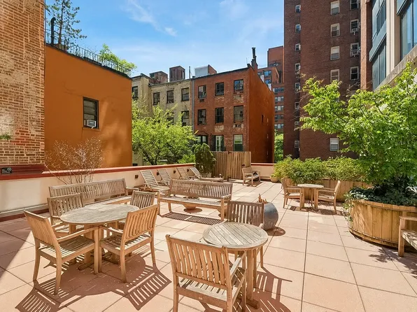 45 Park Avenue image 13 of 16