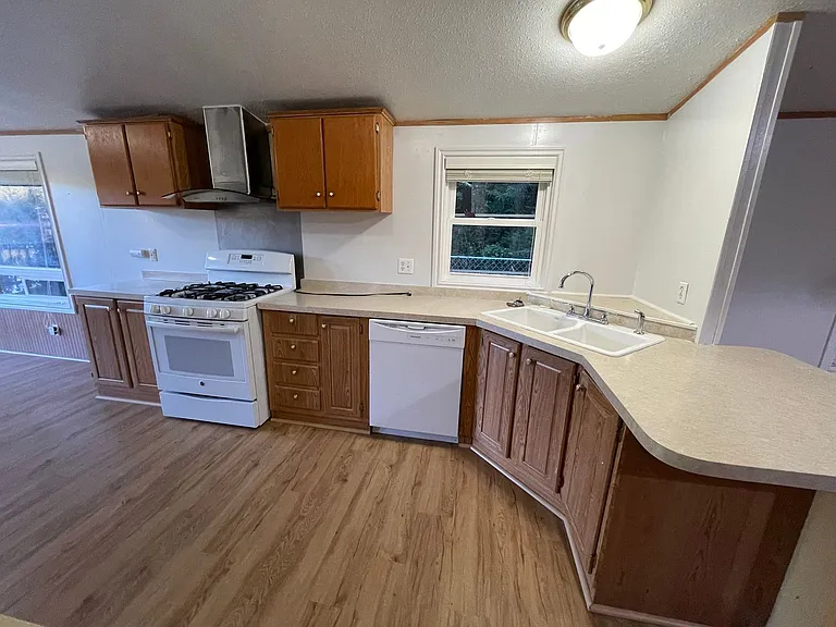 17711 Bass Ln NW — Photo 6