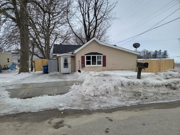 205 1st St SW, Dodge Center, MN 55927