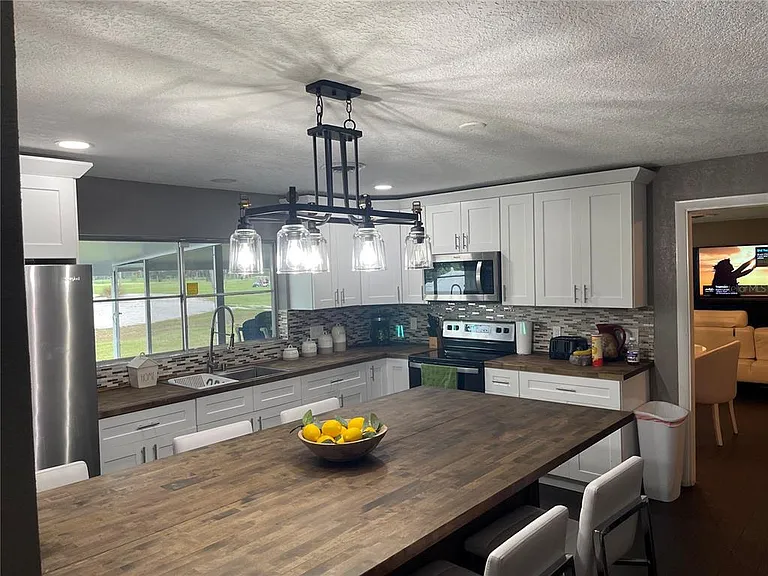 2101 Palm Blvd — Photo 4