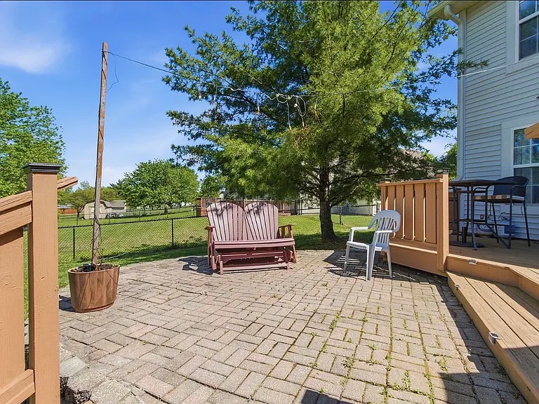 10032 Ironway Dr — Photo 19