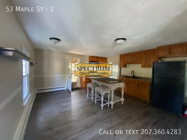 53 Maple St #2, Gardiner, ME 04345