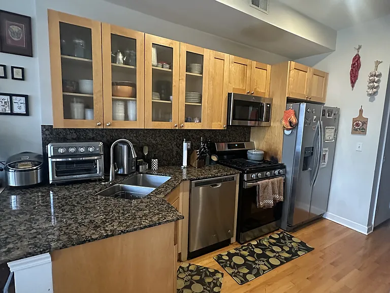 1627 W Grand Ave #3 — Photo 7
