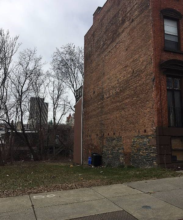 2nd image of 50 Clinton Ave