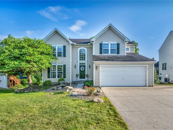 1122 Tinkers Green Dr, Streetsboro, OH 44241