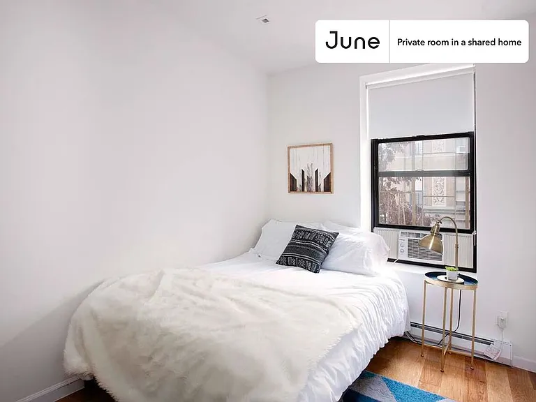 320 Manhattan Ave #C — Photo 1