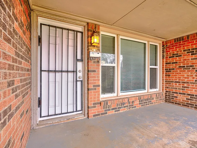 2845 Cambridge Ct — Photo 7
