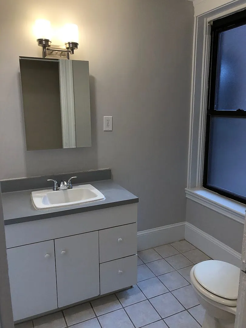 Nice 3 bed in Porter Square — Photo 3