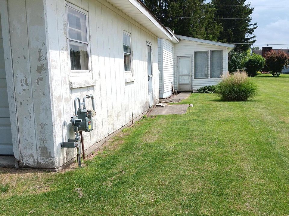 2nd image of 4775 Vine St