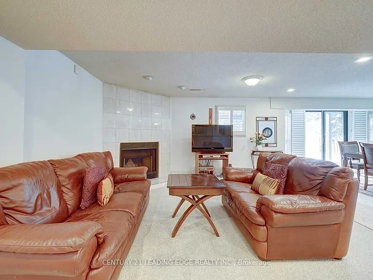 1374 Heritage Way #BASEMENT — Photo 3
