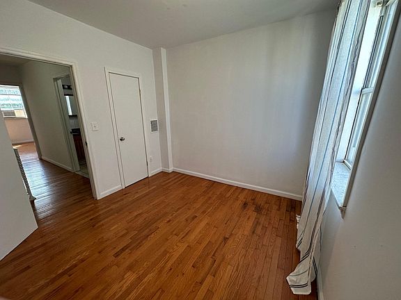 5th image of 2638 S Beulah St