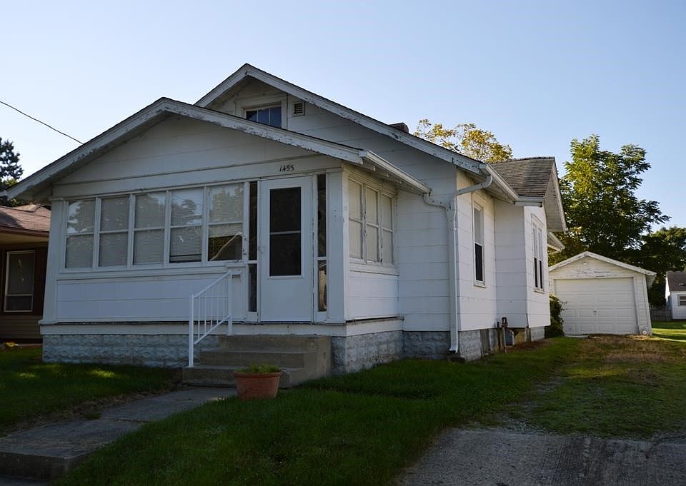 2nd image of 1453 E Ohio St