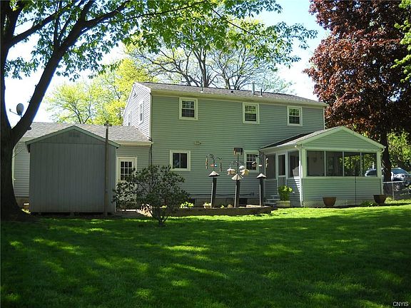 3rd image of 8256 Exeter Dr