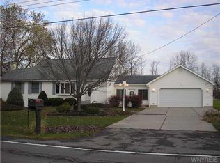 5427 Murphy Rd, Lockport, NY 14094