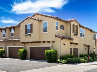 28602 Jardineras Dr, Santa Clarita, CA 91354