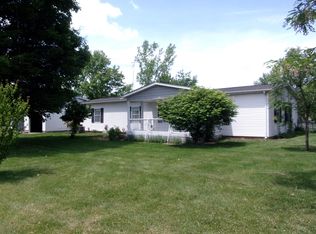 25874 Hiawatha Dr, Sturgis, MI 49091