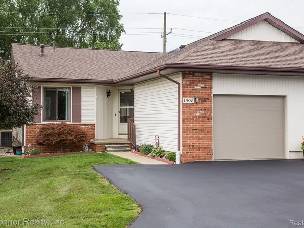 1990 Michigan Ave, Marysville, MI 48040