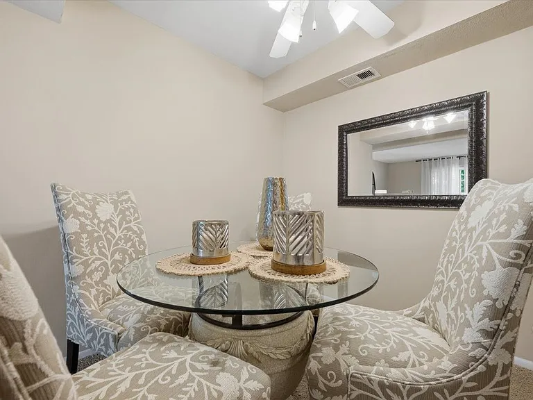 Beau Jardin Apartments — Photo 5