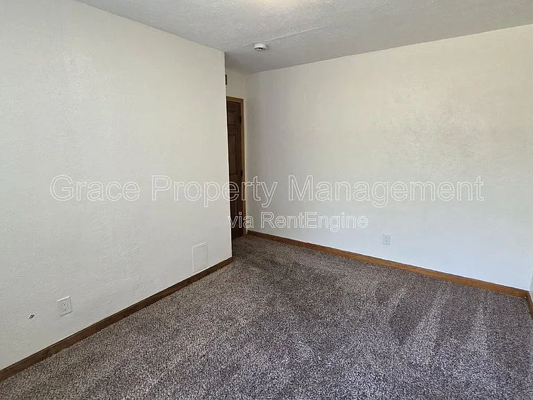 9301 Ellen Ct — Photo 15