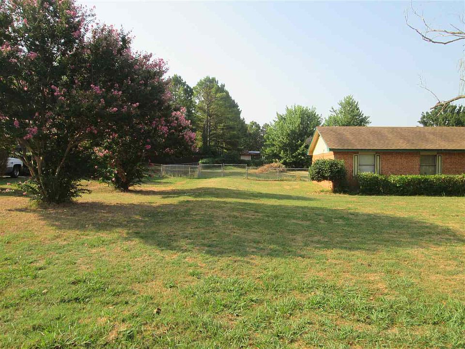 2nd image of 48 Hickory Dr