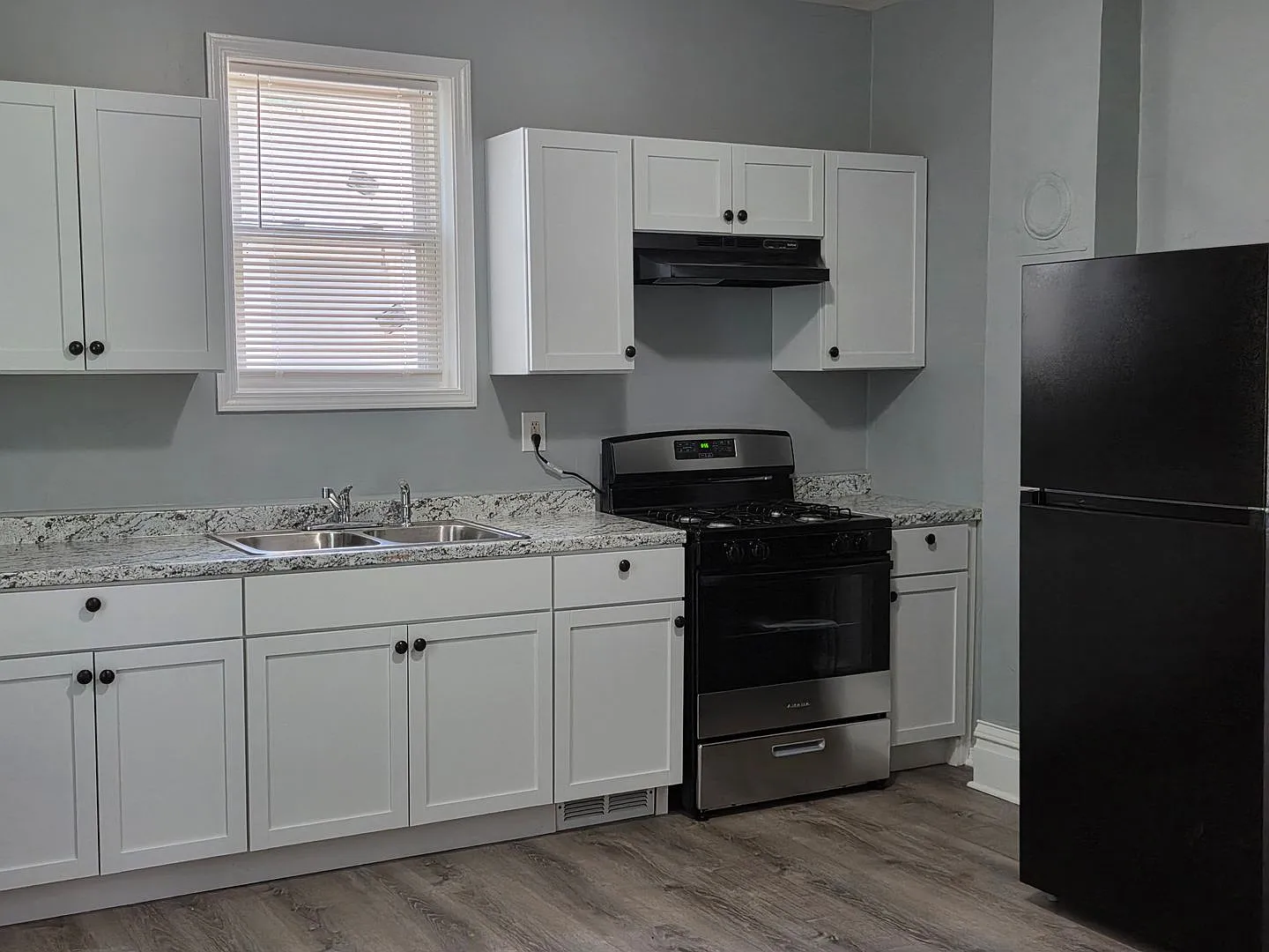 Fully Upgraded Interior — Photo 1