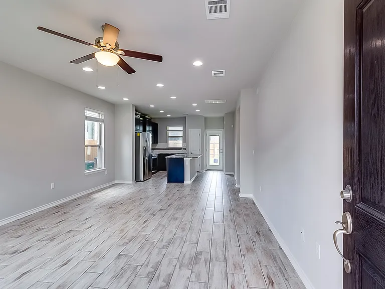 14314 McCoy Loop — Photo 5