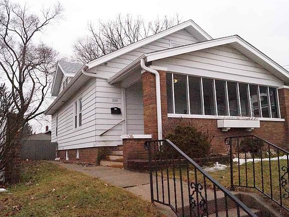 3rd image of 2333 15th Ave