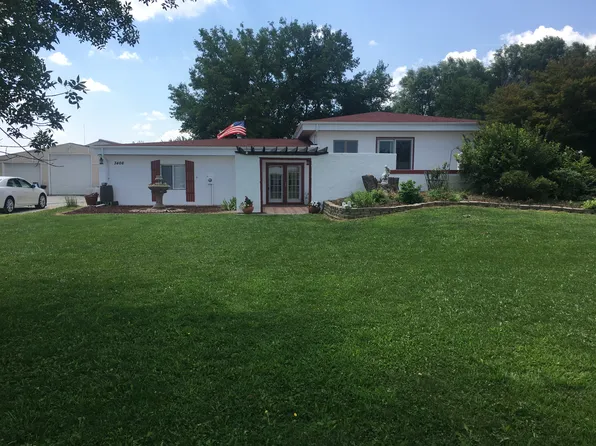 3406 Springfield Rd, East Peoria, IL 61611