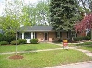 708 Garfield Ave, Lake Bluff, IL 60044