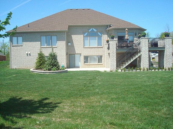 3rd image of 61234 Burningwood Dr