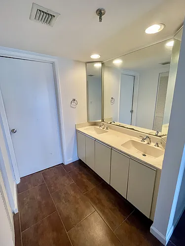 520 Brickell Key Dr Photo 1 520 Brickell Key Dr Photo 1