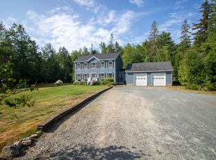 18 Taunton Bay Shores Rd, Franklin, ME 04634