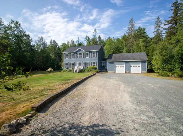 18 Taunton Bay Shores Road, Franklin, ME 04634