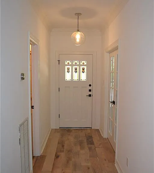 806 E 46th St — Photo 12